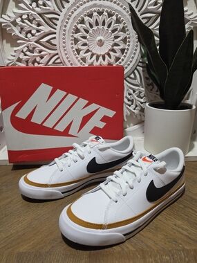 NEW Nike Court Legacy White Low-Top Sneakers Black Swoosh/Gold Trim Size 5Y